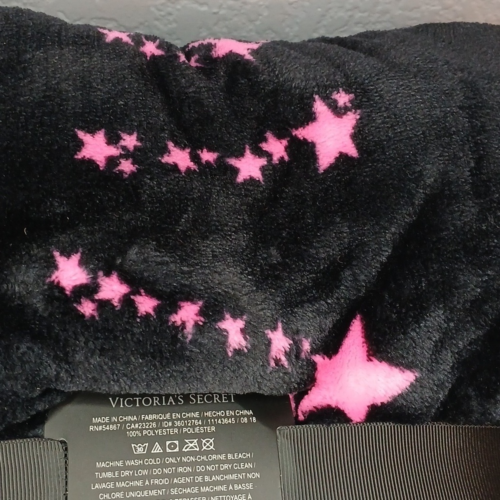 Victoria’s Secret Blanket Fashion Show Sherpa Star Blanket 🆕️ - Picture 7 of 12